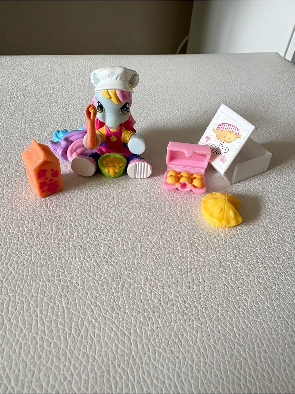 My little pony “let’s bake” with Rainbow Dash toy